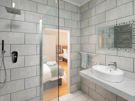 Room image 5
