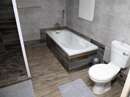 Room image 3