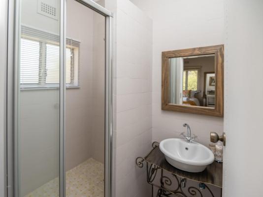 Room image 1
