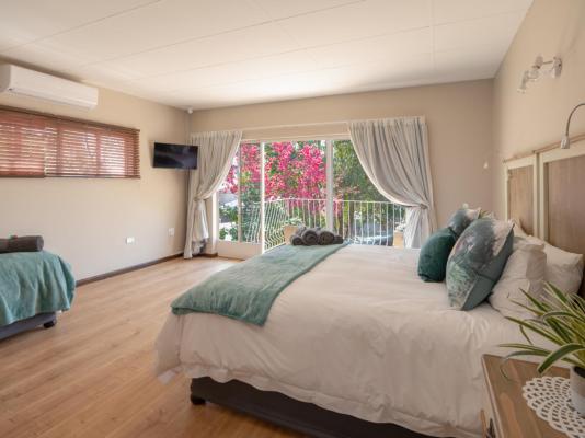 Room image 4