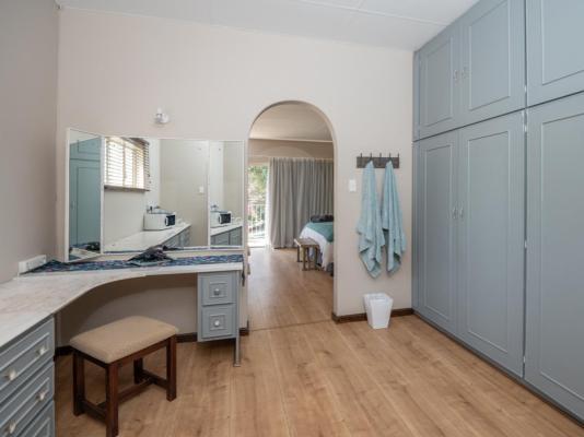 Room image 5