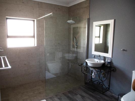 Room image 5