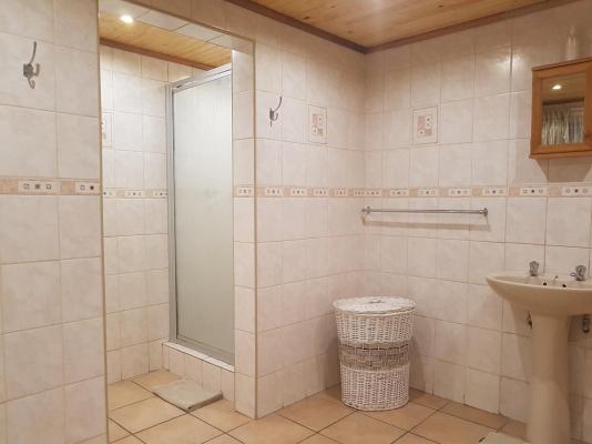 Room image 3