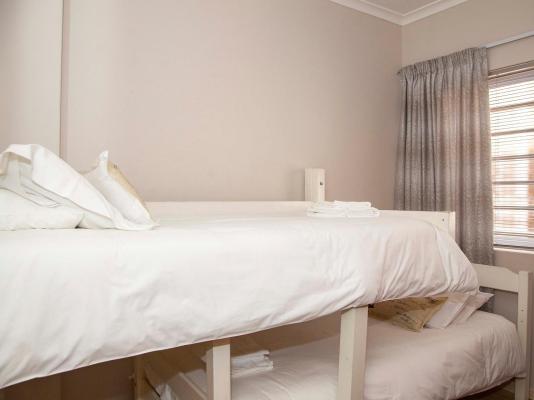 Room image 1