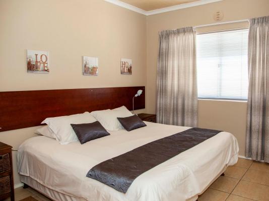 Room image 4