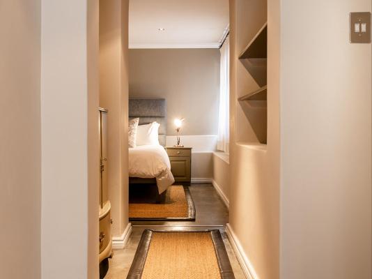 Room image 1