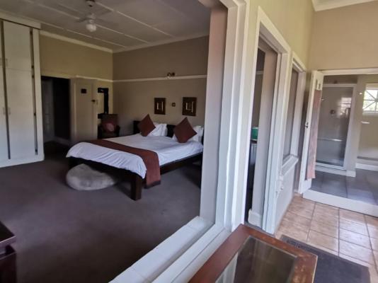 Room image 2