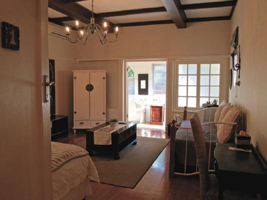 Room image 3