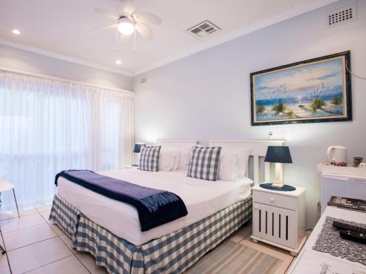 Room image 4