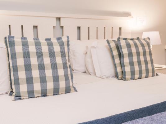 Room image 4