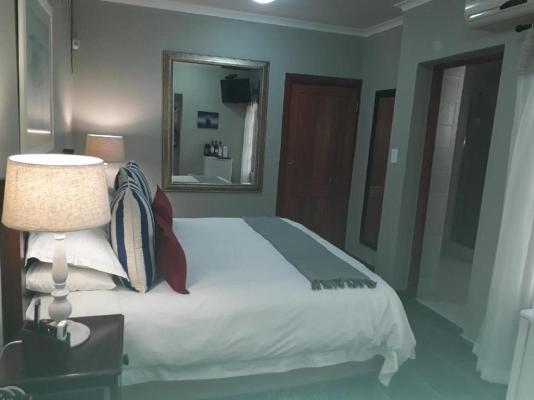 Room image 4