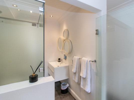 Room image 2