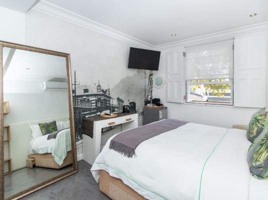 Room image 1