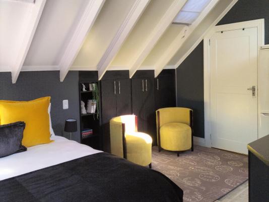 Room image 3