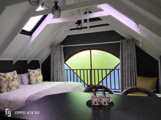 Room image 6
