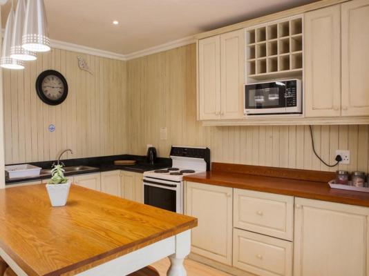 Room image 3