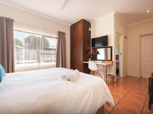 Room image 15