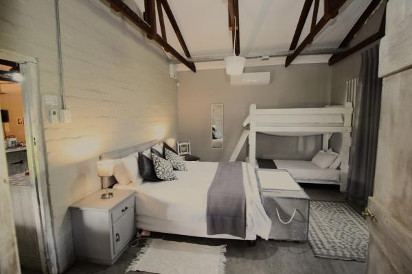 Avonsrus Guest House - 194527
