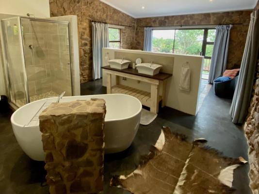 Room image 2