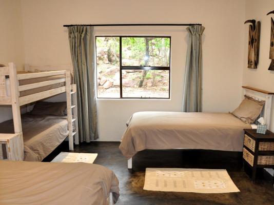 Room image 4