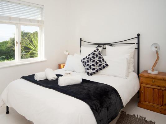 Room image 4