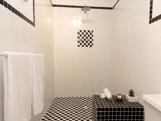 Room image 3