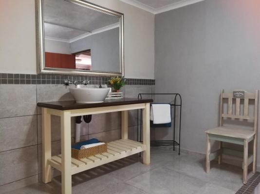 Room image 4