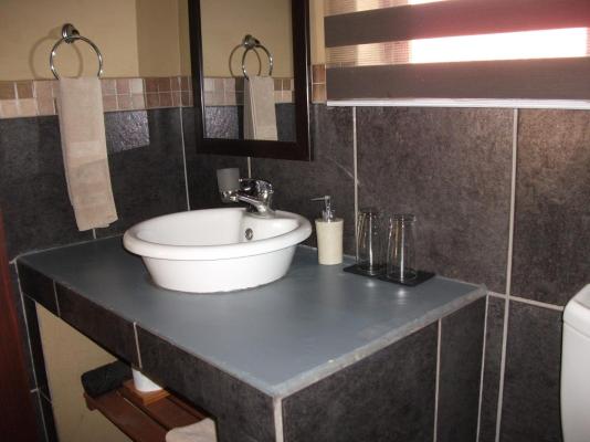 Room image 4