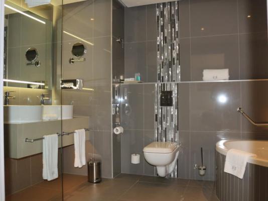 Room image 1