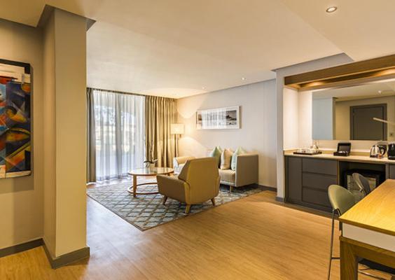 Room image 4