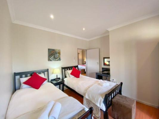 Room image 6