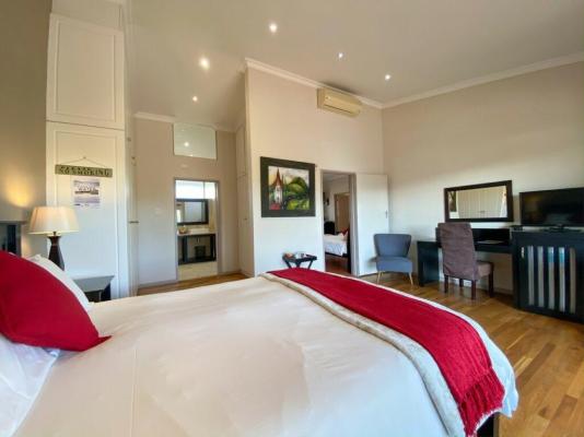 Room image 5