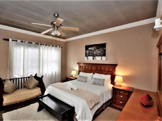 Room image 1