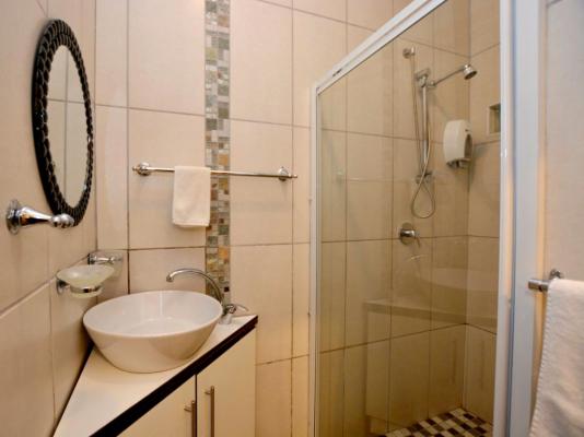 Room image 4