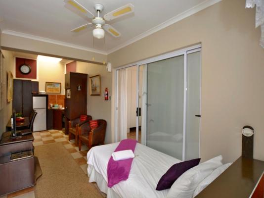 Room image 10