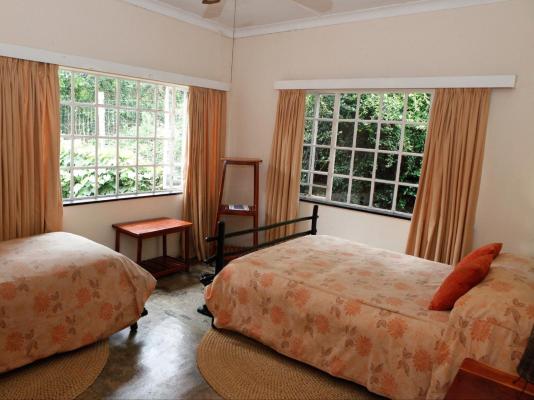 Room image 4