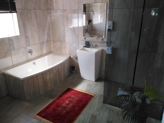 Room image 2