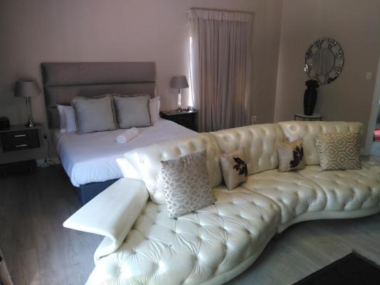 Room image 3