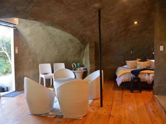 Room image 4