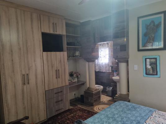 Room image 17