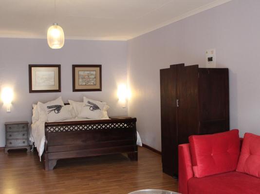 Room image 4