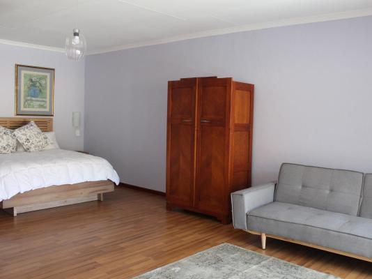 Room image 3
