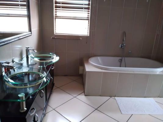 Room image 3
