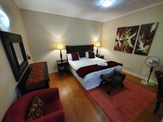 Room image 4