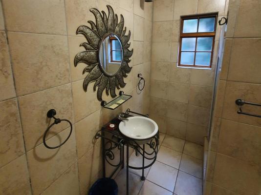 Room image 12