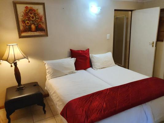 Room image 17