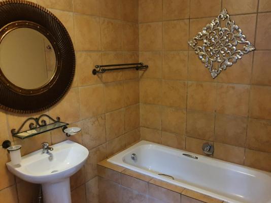 Room image 30