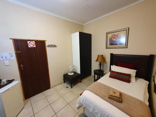 Room image 1