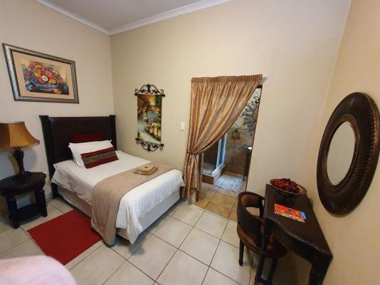 Room image 6