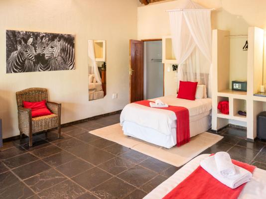 Room image 3